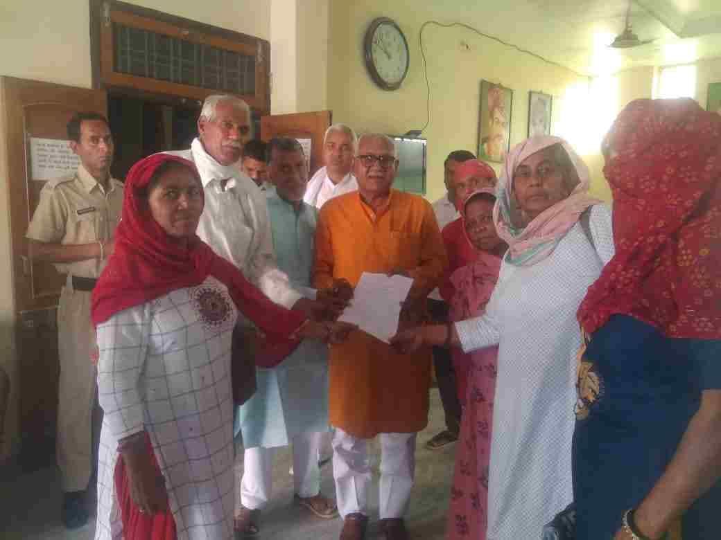 Anganwadi workers demand from the Minister of State, the sacked colleagues should be reinstated