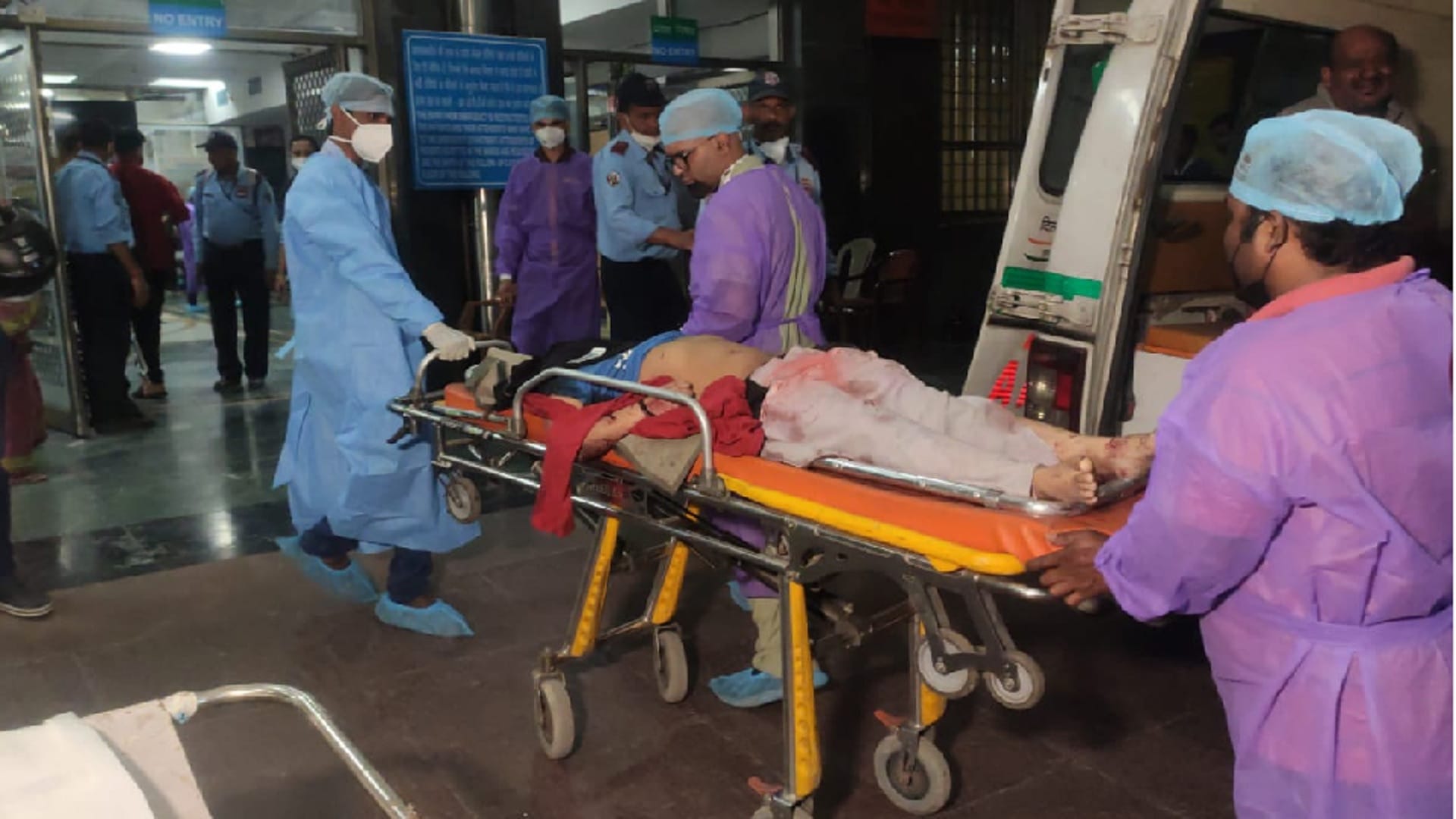 Road Accident In Delhi Car Hit Auto 13-year-old teenager beheaded, mother also dies see photos