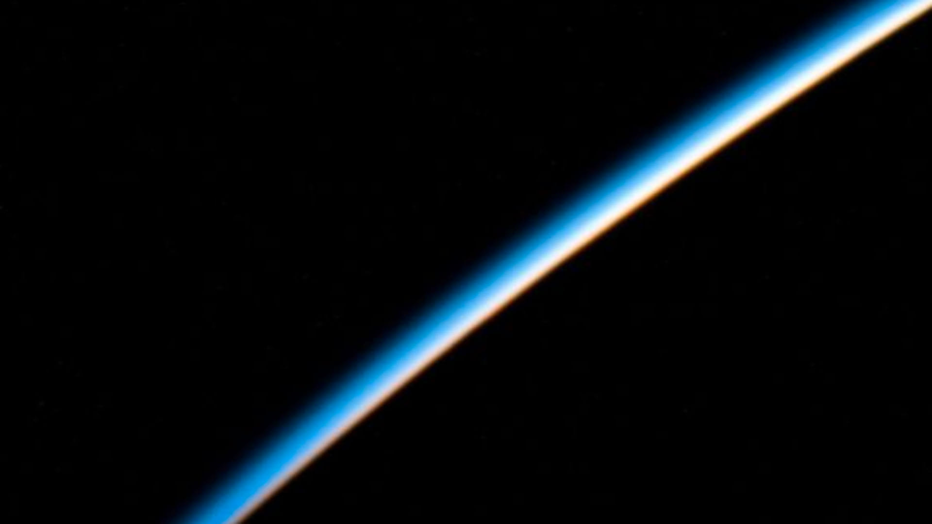 sun rises in space iss shares beautiful photos you will lose heart after seeing this photo