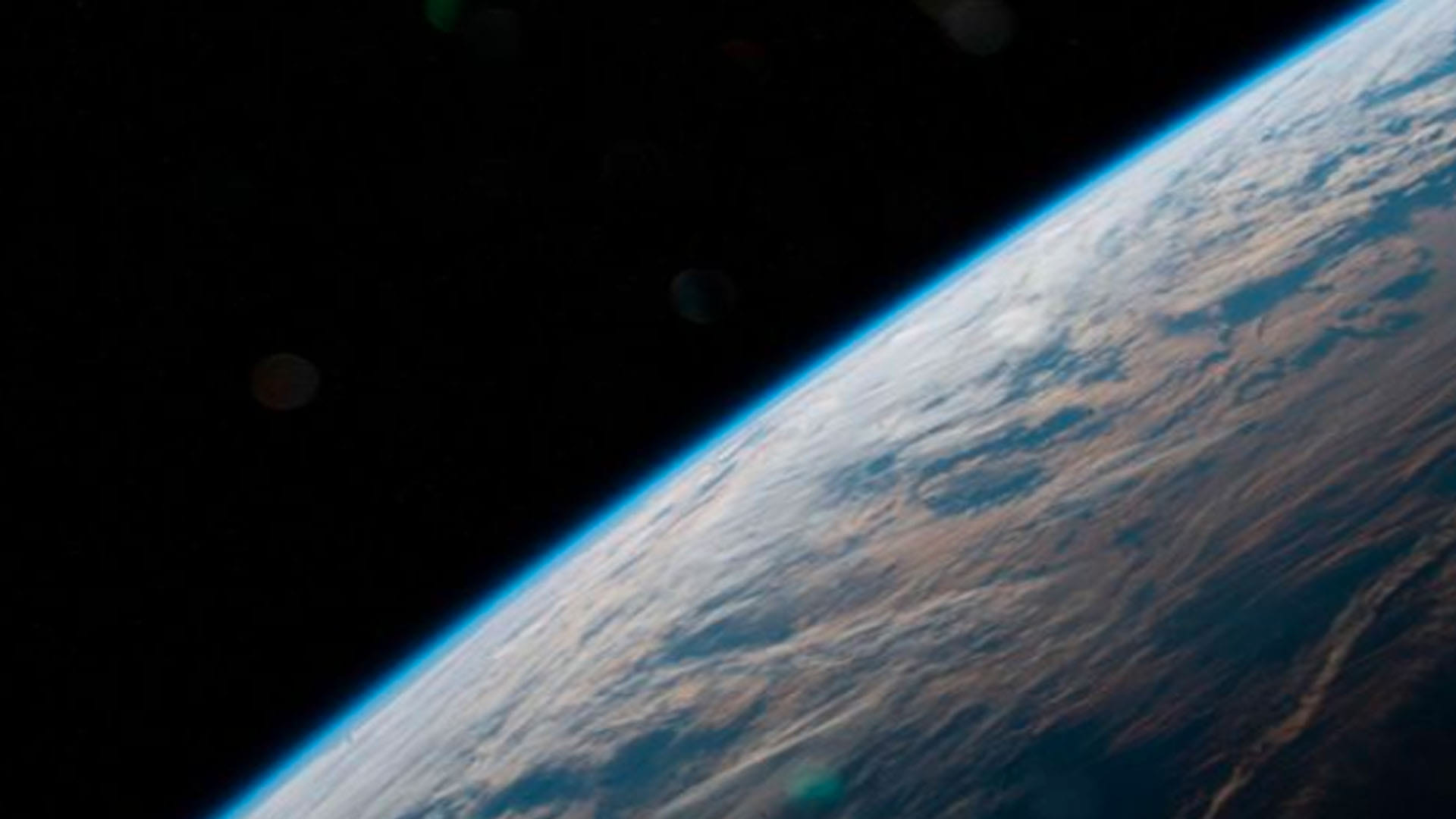 sun rises in space iss shares beautiful photos you will lose heart after seeing this photo