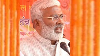 स्वतंत्र देव सिंह।