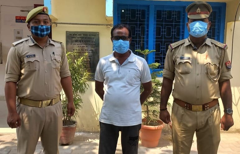 Accused of firing on BC operator arrested for not giving liquor varanasi police raid continues in search of two others