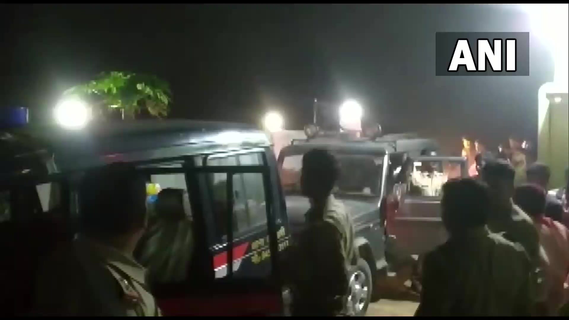 Basti News: Police Raided the SP MLA Residence the Block Pramukh Was Kidnapped