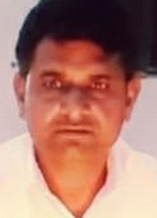 Husband dies in road accident, woman serious