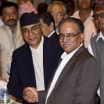 पुष्प कमल दहाल के साथ नेपाल के पीएम शेर बहादुर देउबा