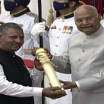 किसान सेठपाल सिंह को सम्मानित करते राष्ट्रपि रामनाथ कोविंद