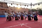 तमिलनाडू के तंजावुर में आयोजित कार्यक्रम में प्रस्तुति देते आसरा संस्था के कलाकार।