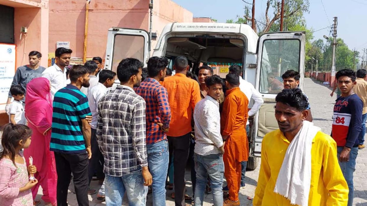Saharanpur: Retired fauji died in collision with pickup, wife injured in accident