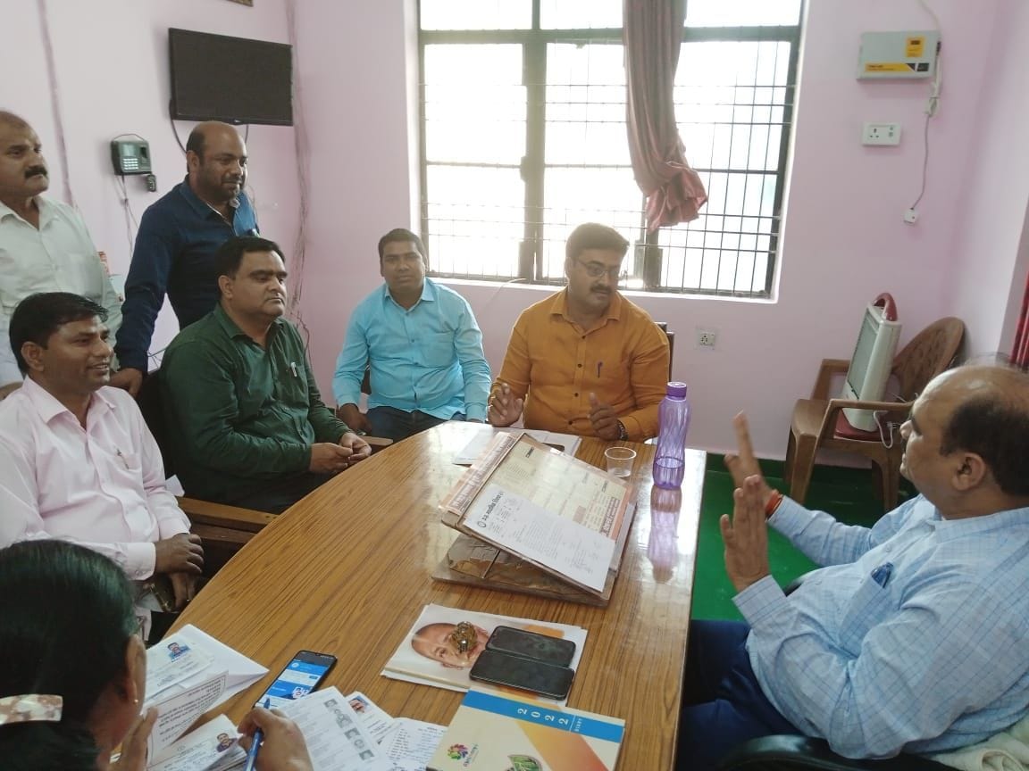 centre incharge change, teachers association protest