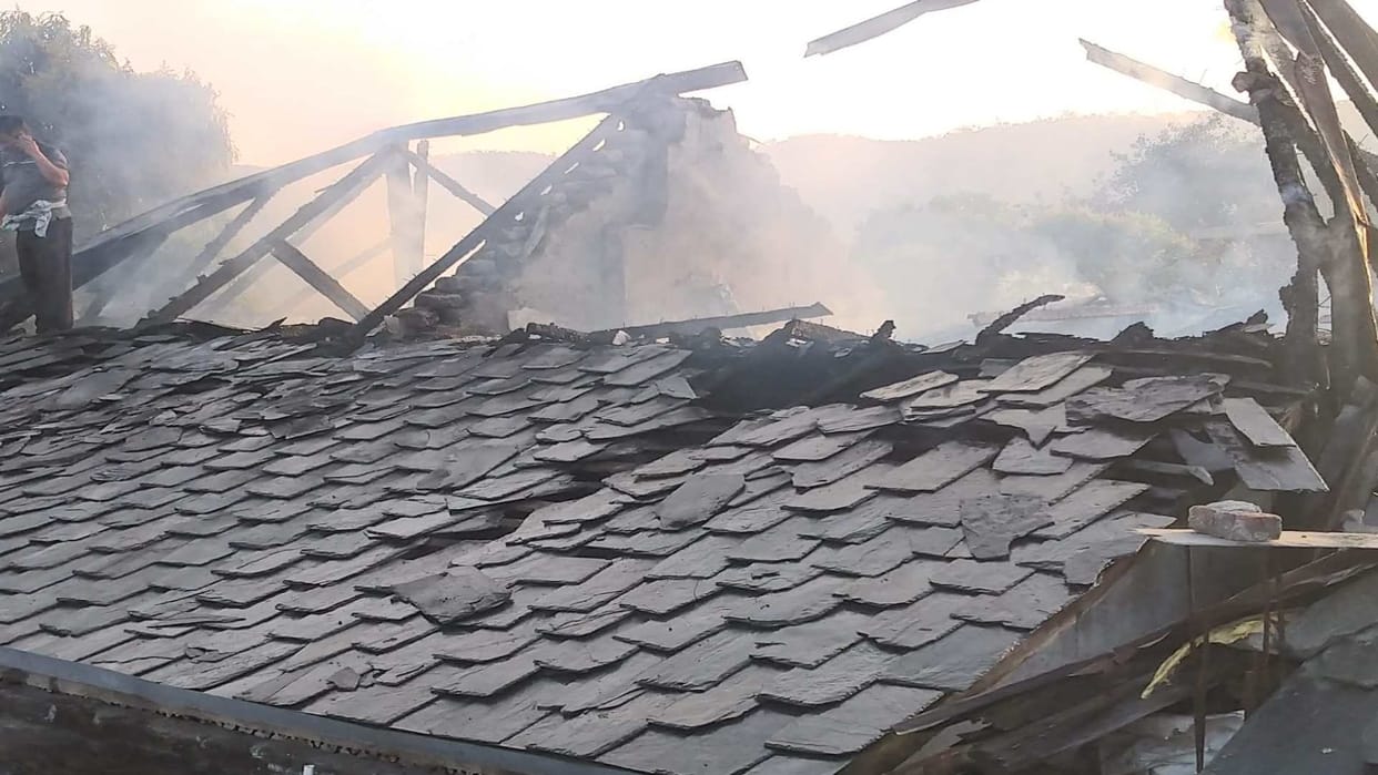 house burnt to ashes in hamirpur himachal pradesh
