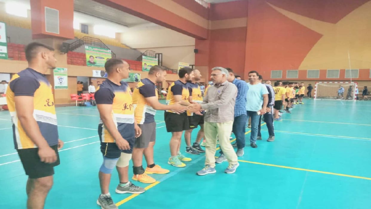 Himachal team in the quarter finals of the National Senior Men's Handball Competition