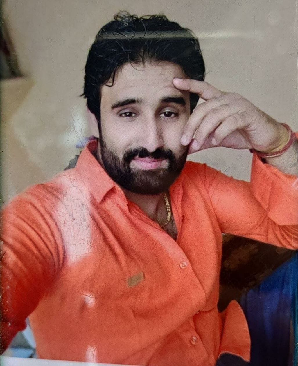 Disturbed by the threat of being put in jail from the neighbors, the young man committed suicide by shooting