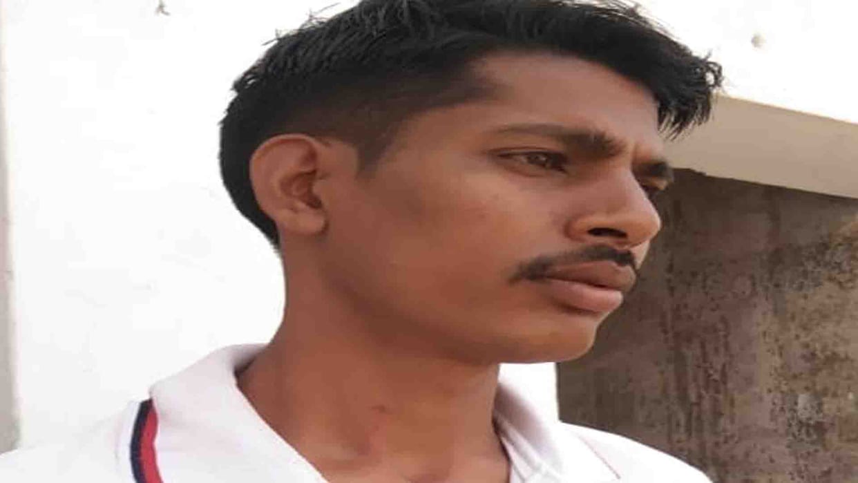 Unnao: Historysheeter brothers attack on police