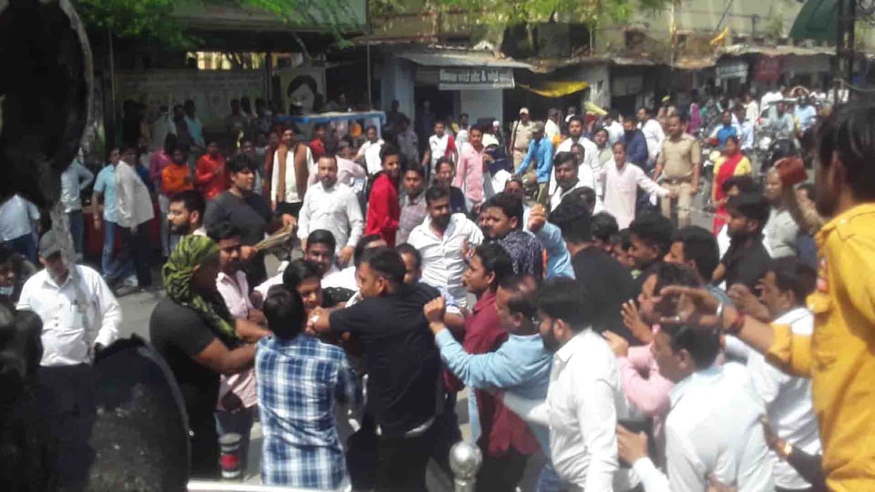 Farrukhabad: Dispute between SP and BJP workers