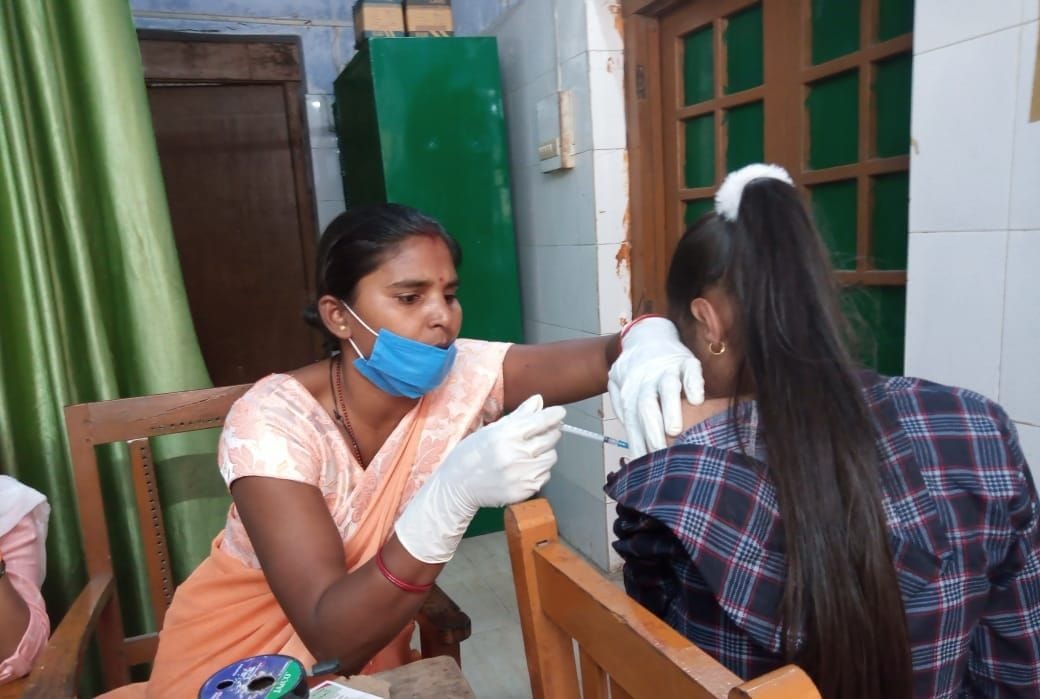 vaccination of 1,279 people