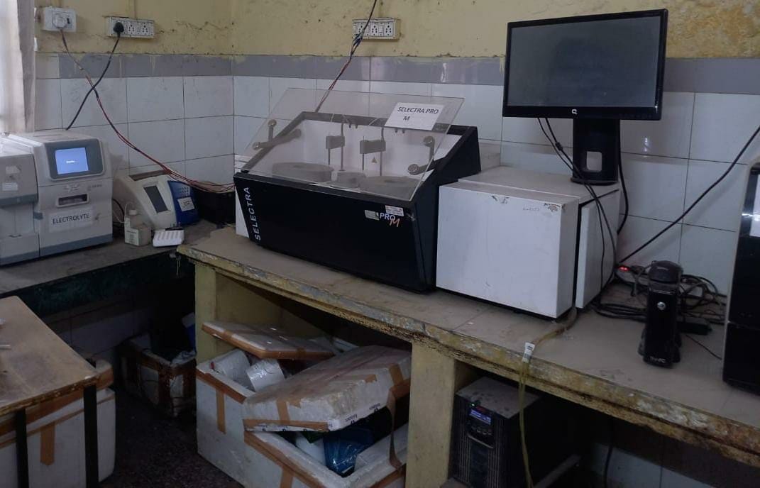 Blood test machine deteriorated for five days, patients wandering