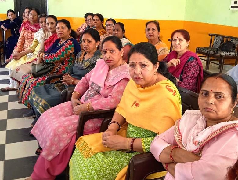 multipurpuse health workers officers honoured in nahan