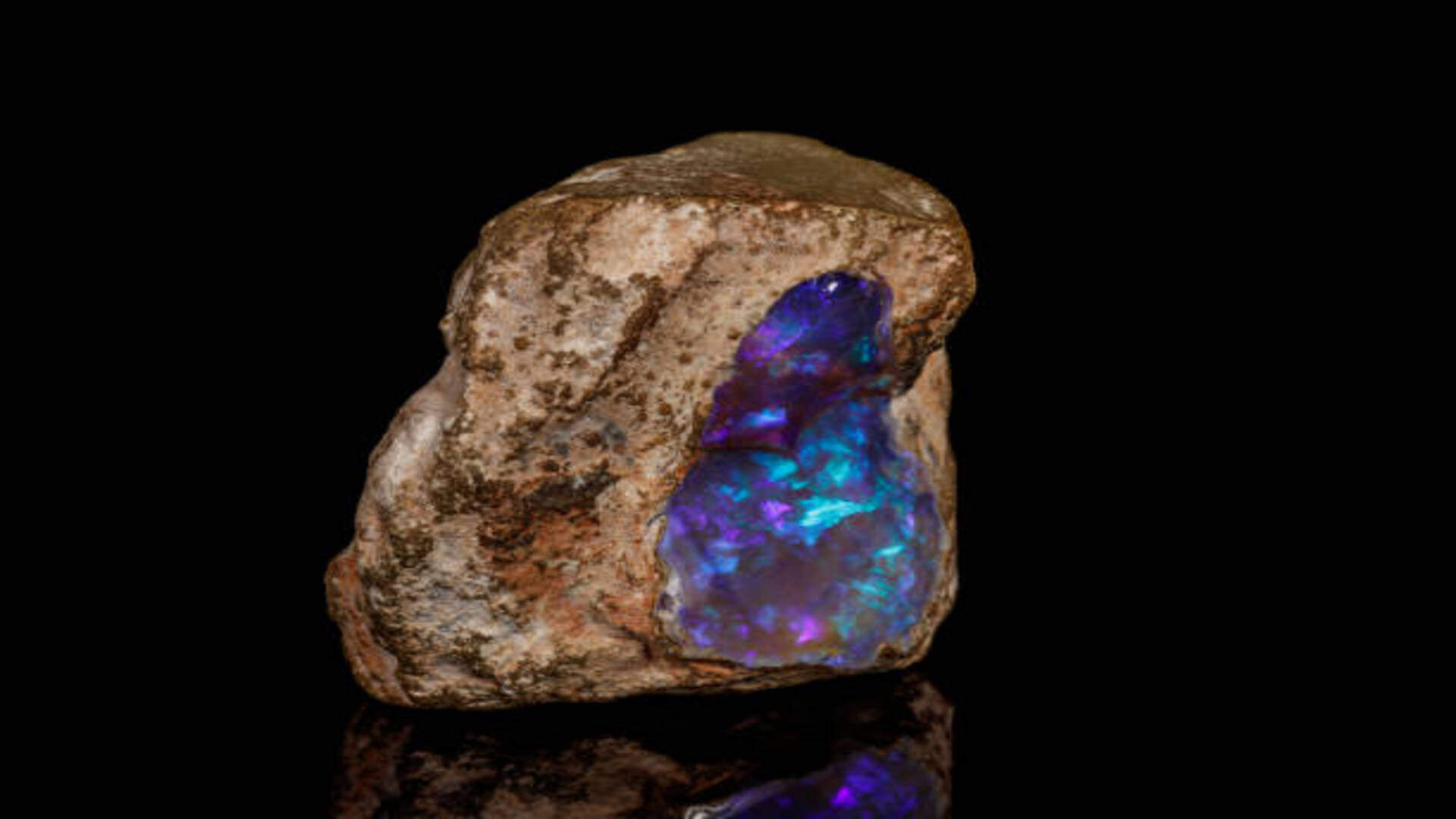 opal gem stone removes the problem of financial and married life know how to wear