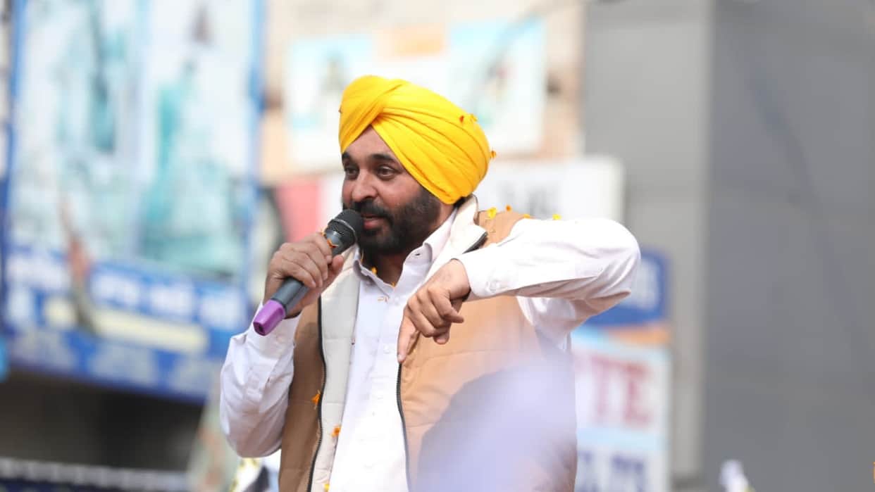 CM Bhagwant Mann Satire PM Modi Sonia Gandhi Mulayam Singh Yadav Know Why Punjab CM Said Animals Conduct Forest Elections
