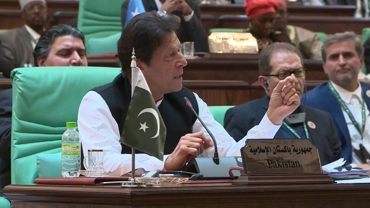 pak pm imran khan raised the issue of jammu and kashmir in Organisation of Islamic Cooperation summit