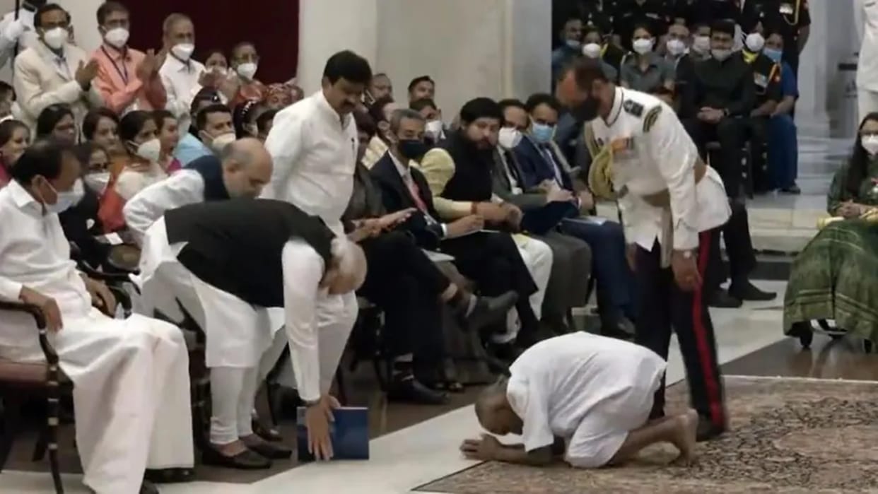 125 year old yoga guru Swami Sivananda received Padma Shri award from President Ram Nath Kovind