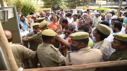 During the nomination in the collectorate, there was a heated argument between MLC and ADM