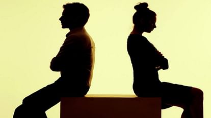 couple separated from each other by taking divorce In Mainpuri after three years of marriage