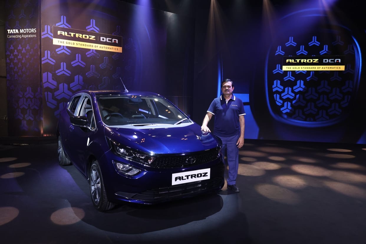 Tata Altroz Automatic 2022 Variant Launched in India Tata Altroz Dual Clutch Automatic Tata Altroz New Variant Tata Motors