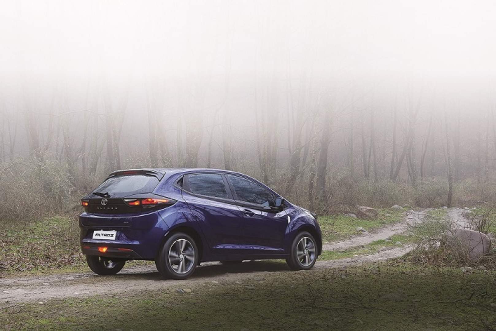 Tata Altroz Automatic 2022 Variant Launched in India Tata Altroz Dual Clutch Automatic Tata Altroz New Variant Tata Motors