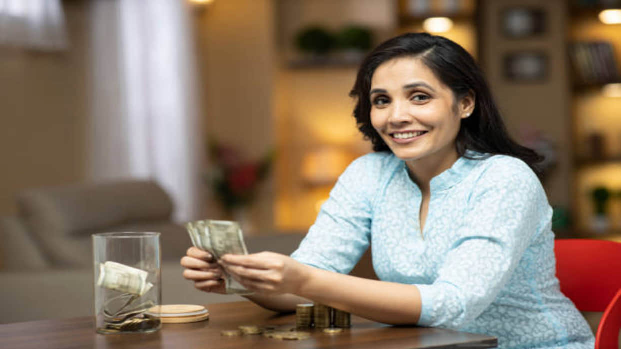 Vastu Tips For Women to get success and money in life