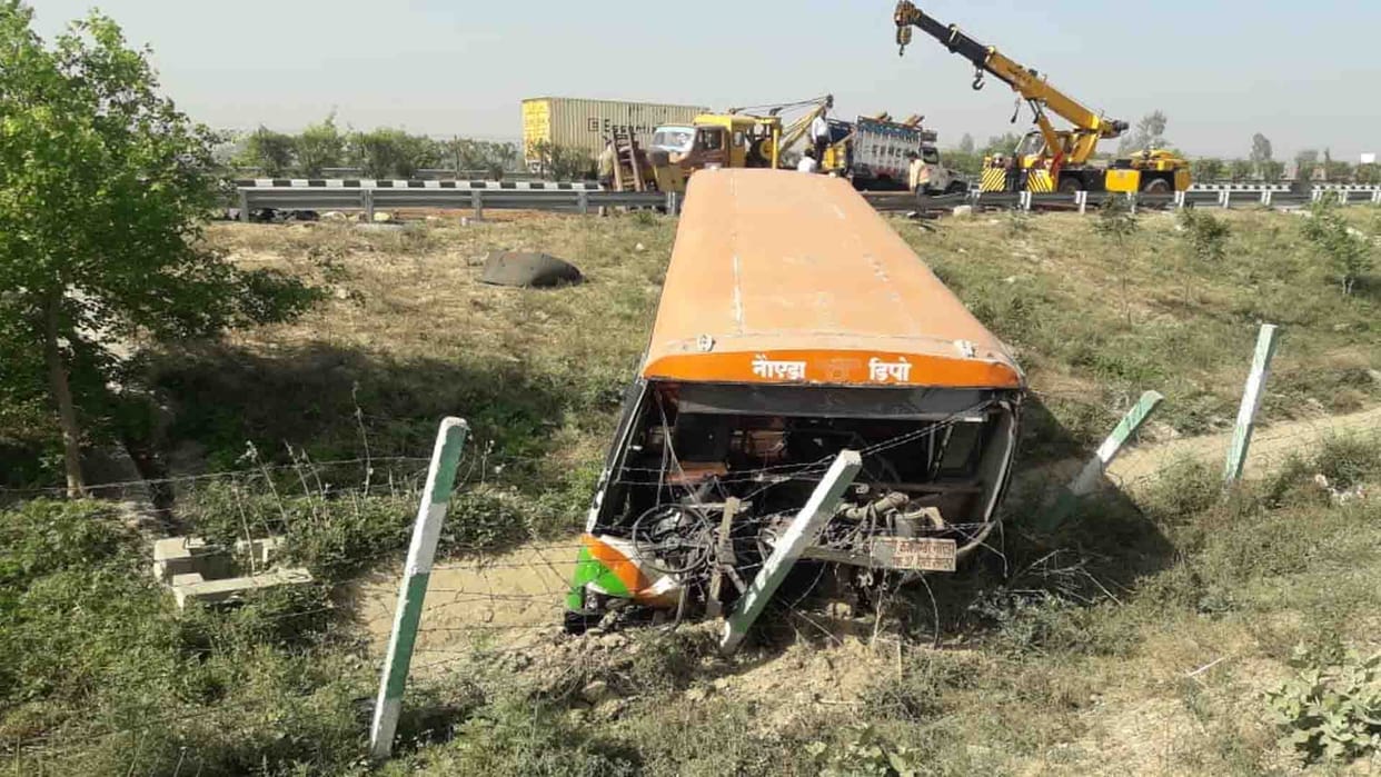 Road accident in Kannauj: Bus overturns, one died, 20 passengers injured