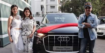 sanjay kapoor daughter shanaya kapoor bought new audi car photo goes viral on internet