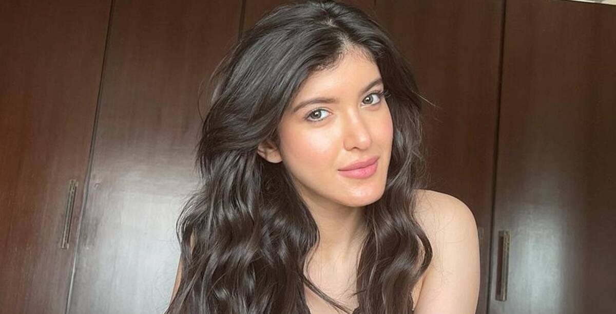 sanjay kapoor daughter shanaya kapoor bought new audi car photo goes viral on internet