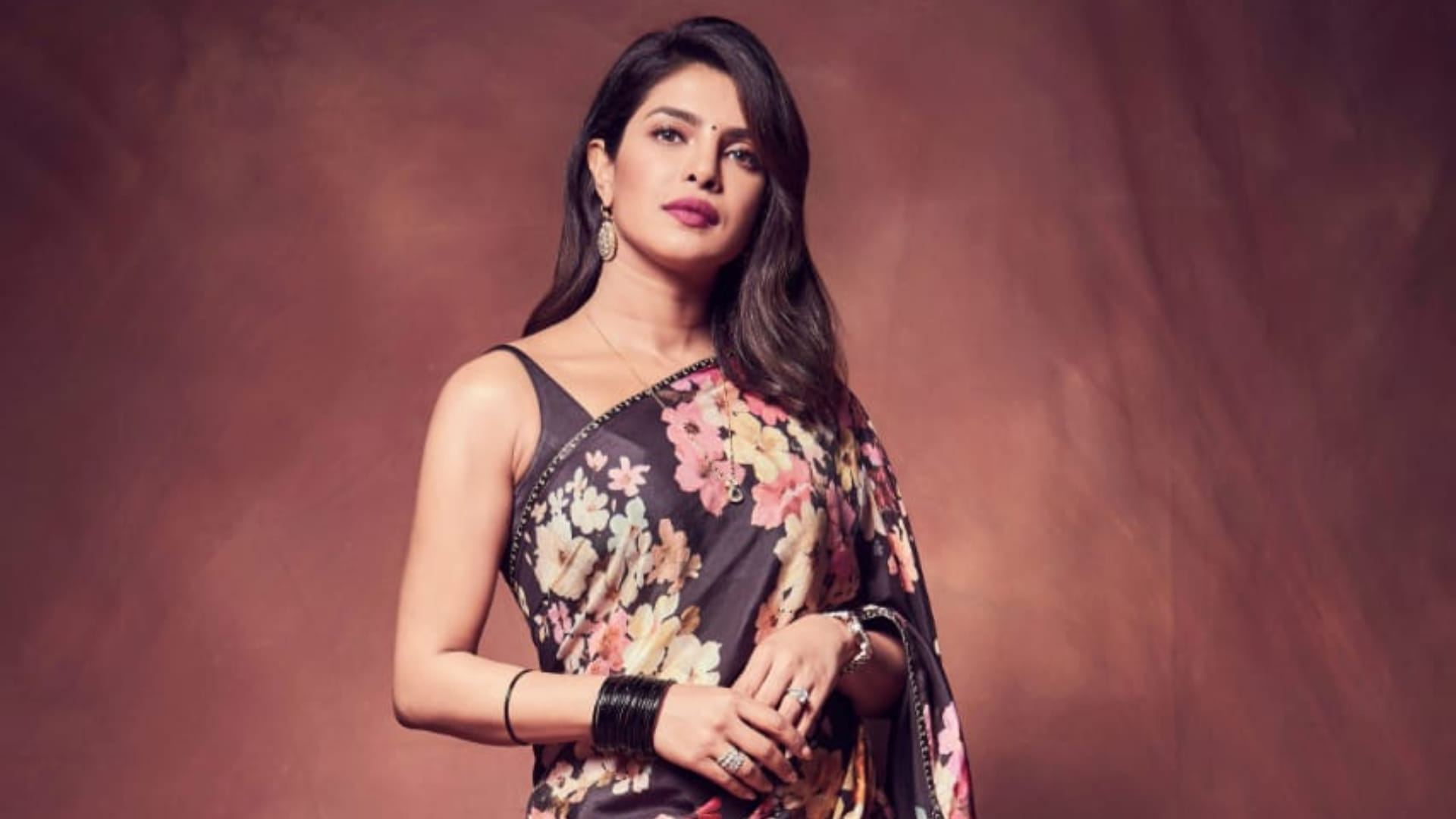 Priyanka Chopra Jonas to host pre Oscars 2022 party with kumail nanjiani signs feature on novel secret daughter