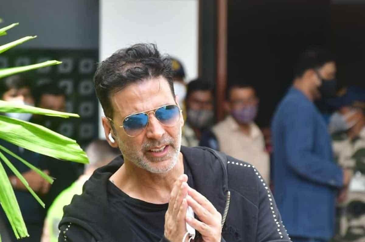 Akshay Kumar: after getting Trolled on the ad of pan masala Akshay Kumar apologizes to the fans and decided to step out from the advertisement