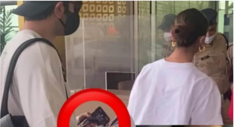 ranbir kapoor sets his father rishi kapoor photo as a wallpaper photos goes viral
