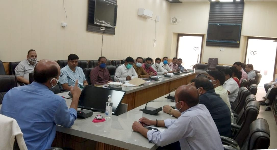 Adverse entry to EO of Nurpur Palika