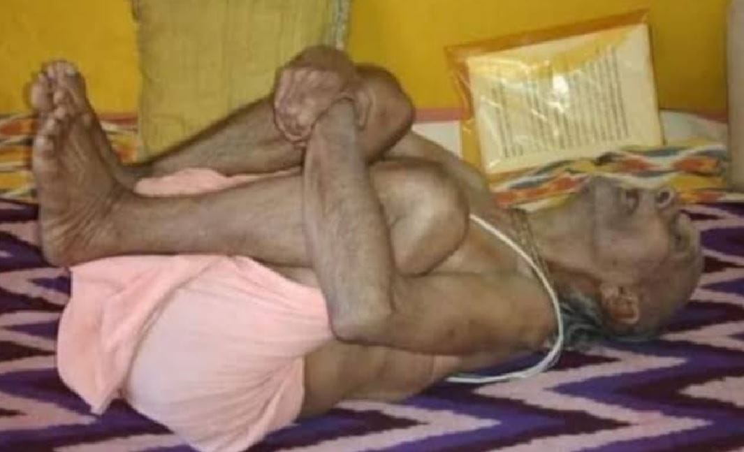 Saint lifestyle and yoga is the secret of longevity and health of 126 year old Baba Sivananda of Varanasi