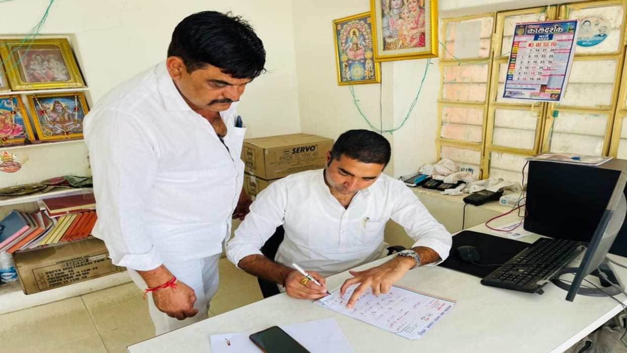 Rajlani Sarpanch wrote letter with blood to Congress leaders and CM Gehlot to give Rajya Sabha ticket to former MP Badriram Jakhar