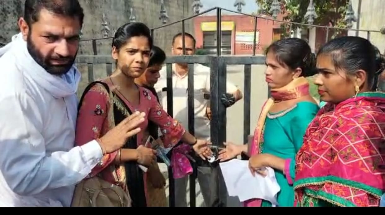BEO office locked due to non-receipt of honorarium