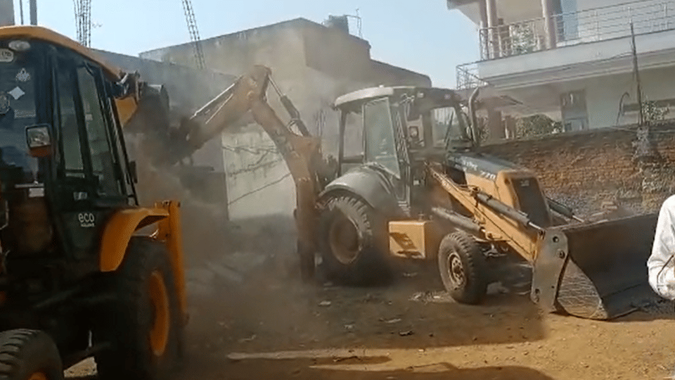 Shivraj Singh Chouhan on the path of Yogi: Houses of the accused of rape in Shahdol and kidnapping in Jaora bulldozed