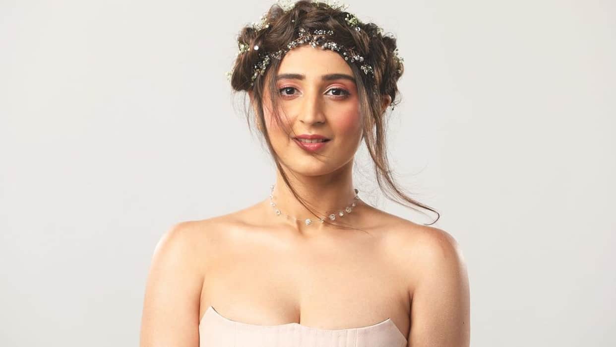 Dhvani Bhanushali Net Worth 2022 Income House Car collection Celebrity Lifestyle
