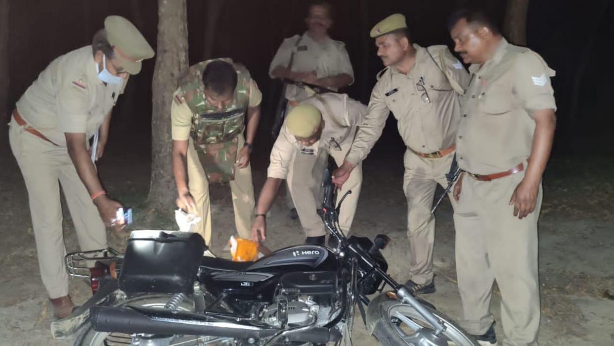 Two arrested after encounter in Utraula Balrampur.