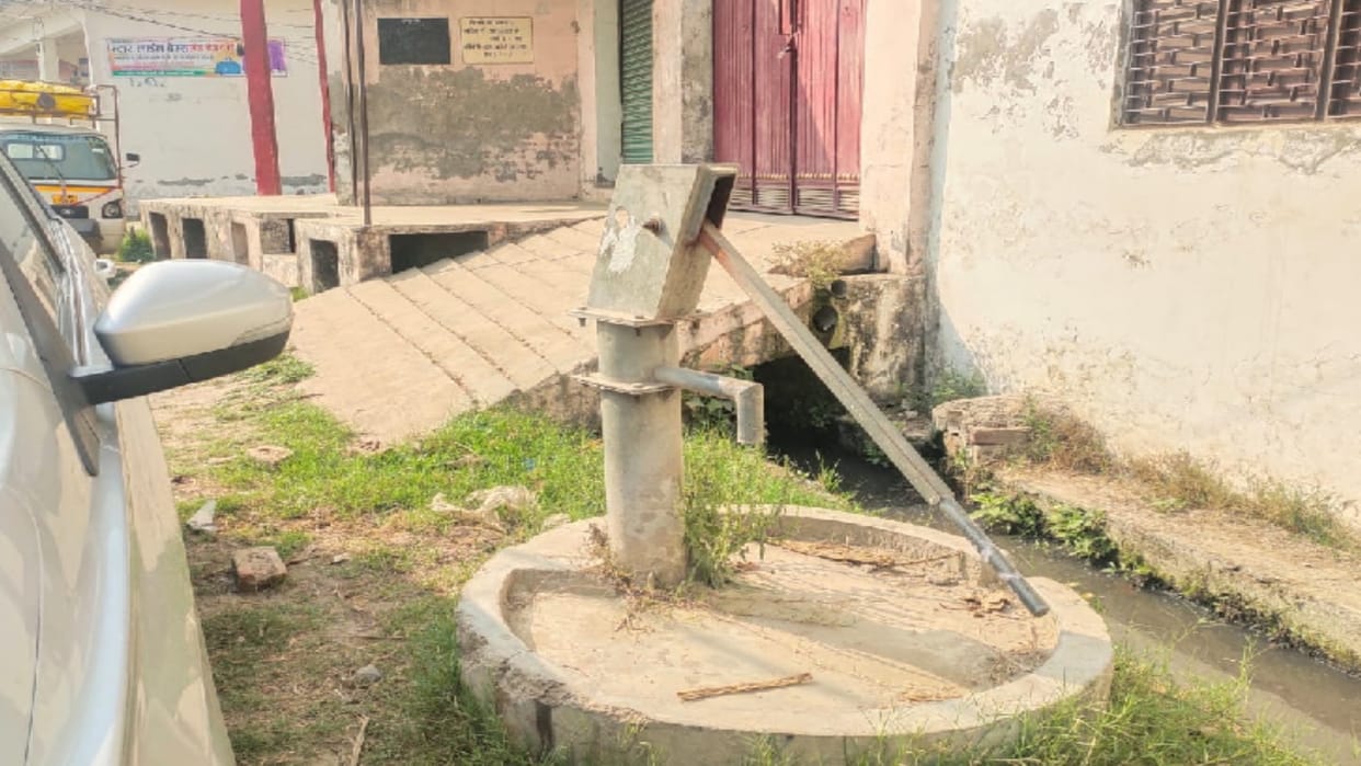 More than one hundred fifty hand pumps found dried in the survey conducted in panchayats in Bijnor District