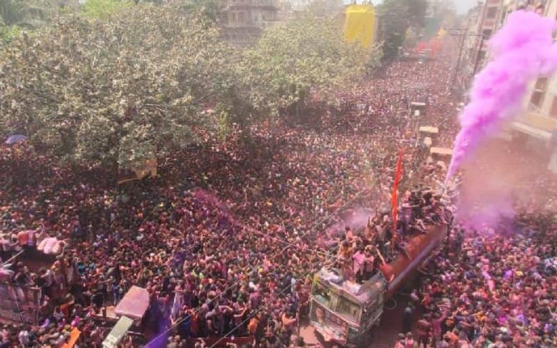 Indore: Lakhs of people gathered in colorful gar, colors blown by missiles, chanted Bharat Mata with saffron flag
