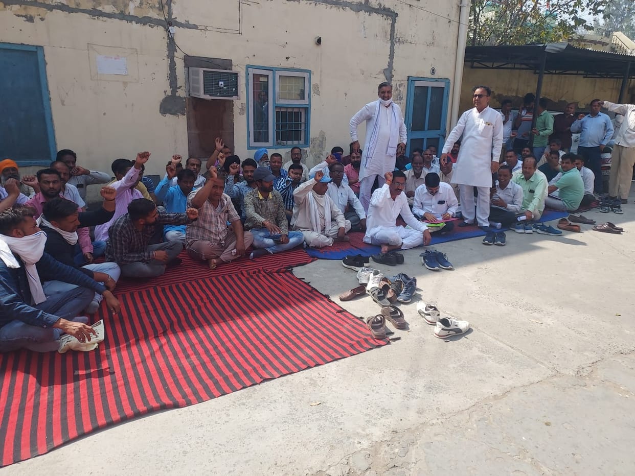 Rural tubewell operators staged a sit-in, Kurukshetra