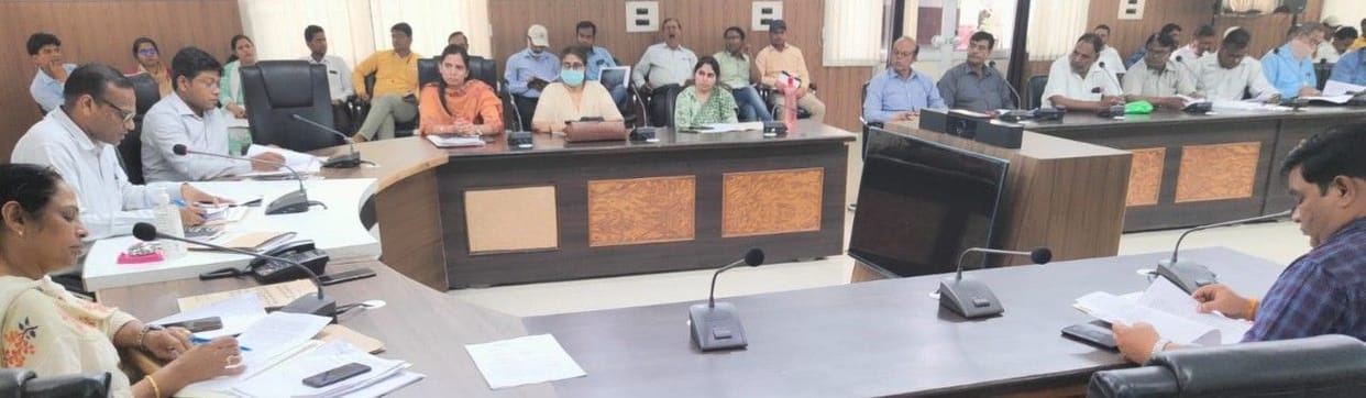 Hathras: Responsibility of DIOS for receiving, keeping and distribution of question papers