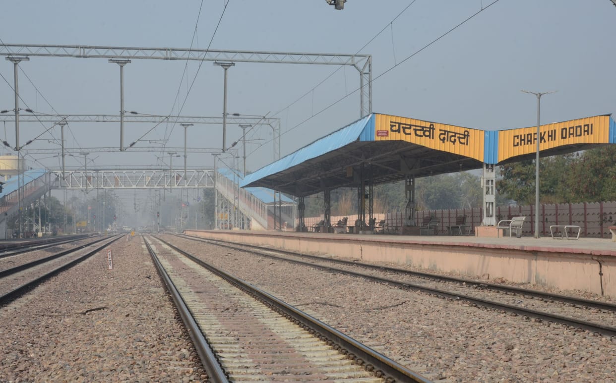 Railway Minister sought detailed report for the stoppage of four express trains at Dadri station