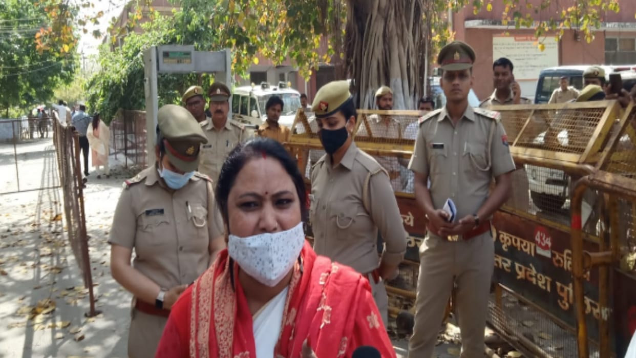 MLC election: Women candidate cried after the rejection of the form, makes allegations