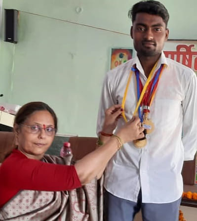 Rahul among students and Divya and Ritu declared champions among girls